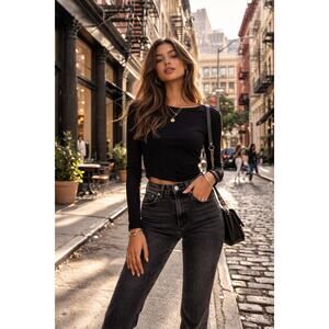 NWT 
American Eagle Long Sleeve Cropped Tee